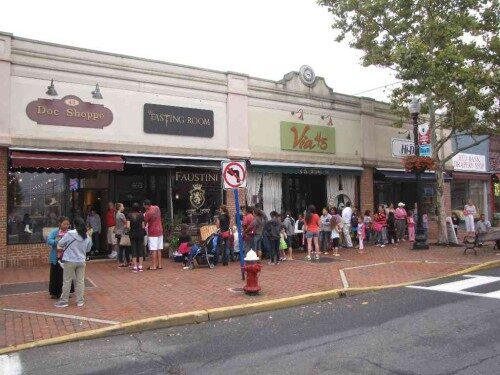 rb-doc-shoppe-092114-12-500x375-7654427