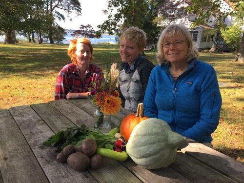 meg-pasha-farm-benefit-500x375-5999222