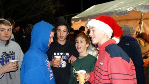 120714-rumson-xmas8-500x281-2953667