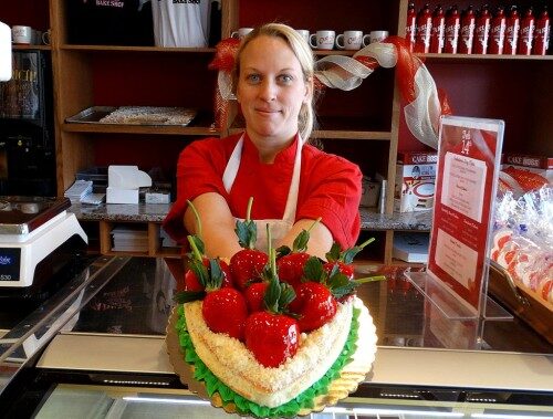 021015-carlos-bakery-heart-500x379-7541059