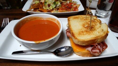 032015-robinson-ale-house-grilled-cheese-500x281-1645512