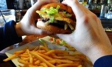 040115-jamianmonsterburger2-220x132-2149781