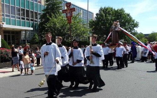 061315procession24-500x313-9772001