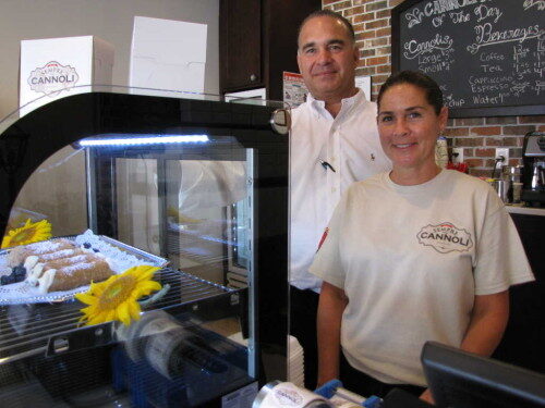 sempre-cannoli-091615-500x375-2436506
