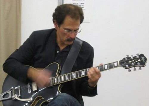 mike_barris_performs_at_art_alliance_red_bank_nj_december_2010-4050761