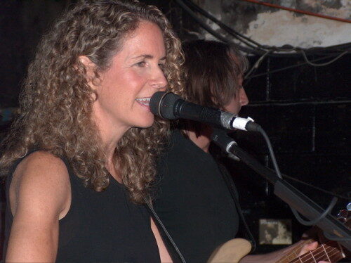 mimi-cross-2-500x374-2631489