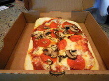 031516earthpizza3-220x165-9360747