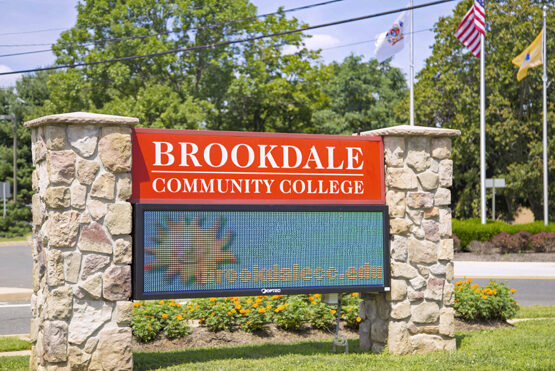 brookdale-mainsign-1747441