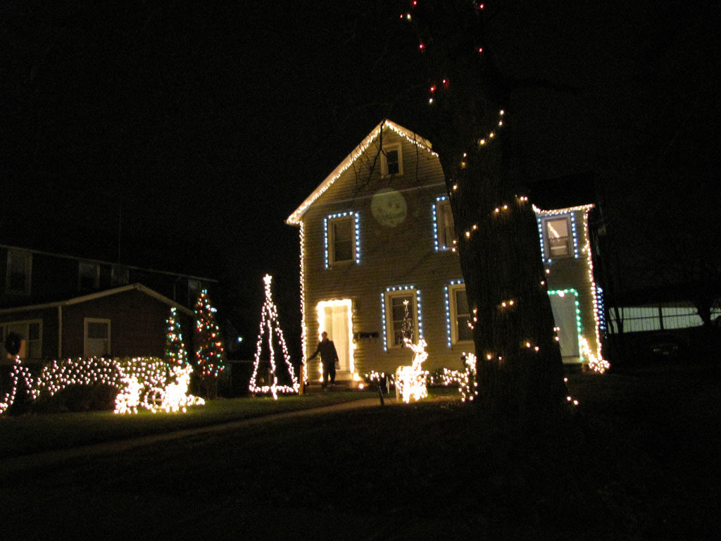 holiday-lights-8439689