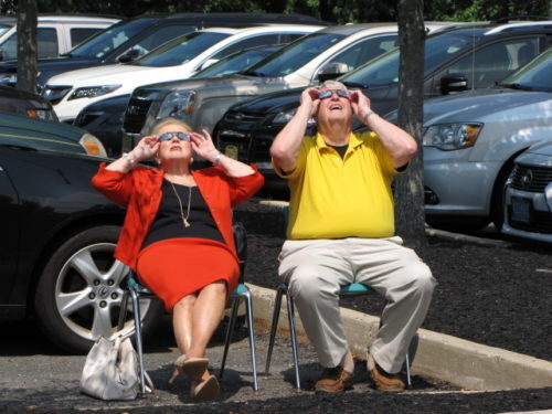 partial-eclipse-082117-13-500x375-7854938