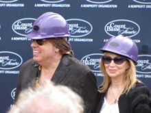 van-zandts-092017-220x165-7327558
