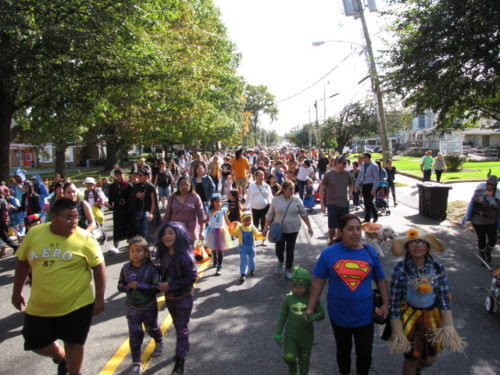 rb-halloween-parade-102217-14-500x375-8921427