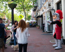 rb-scarlet-knight-060718-5-220x176-3639860