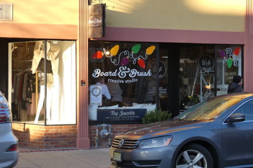 red-bank-holiday-storefronts-111619-1-500x332-9293727