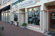 red-bank-holiday-storefronts-111619-4-220x146-5269476