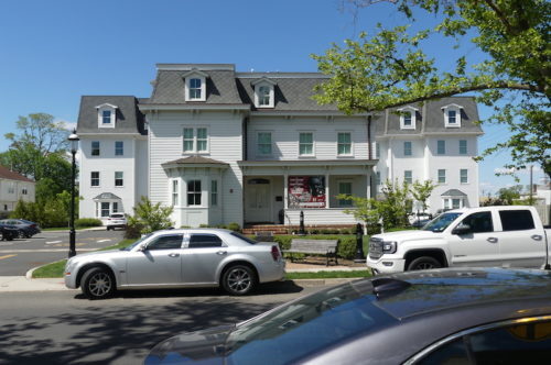 red-bank-fortune-center-051221-2-500x332-1178636