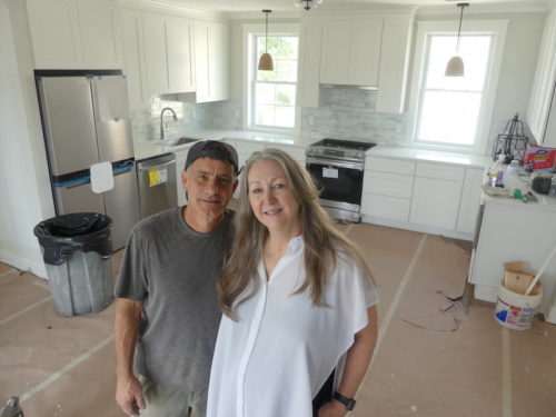 roger-palacio-caroleann-gorhan-082922-2-500x375-9543946