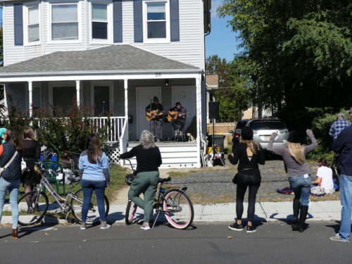 porchfest-100922-26-reckless-500x375-8255502