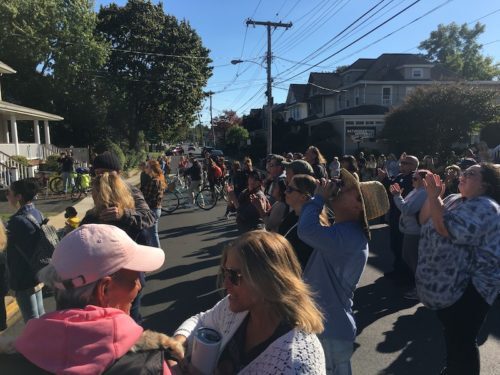 red-bank-porchfest-100922-audience-15-hudson-500x375-3598652