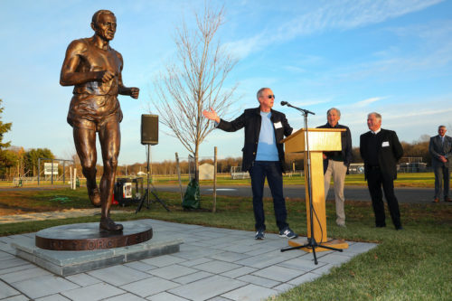 george-sheehan-statue-120622-500x333-1033139