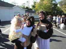 fh-halloween-102614-3-220x165-6848281