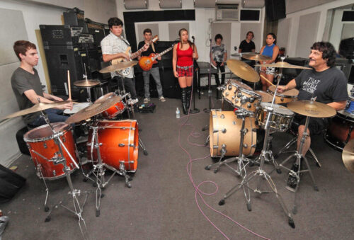 drummer_carmine_appice_right_works_with_basie_rockit_students_in_advance_of_their_vanguard_awards_performance_on_august_29th-3739782