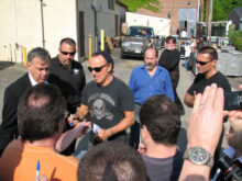 springsteen-signs-500x375-1116328