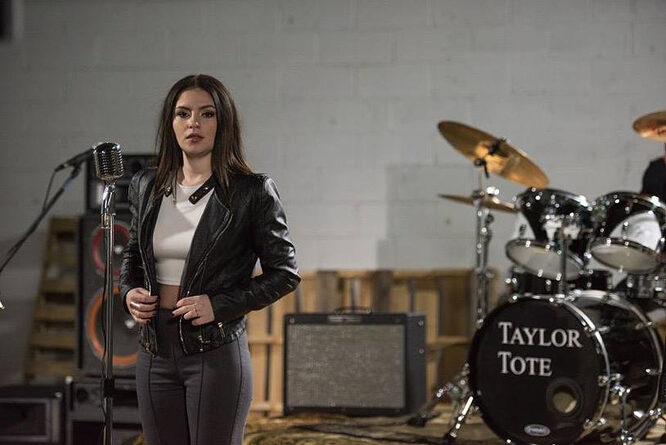taylor-5141933