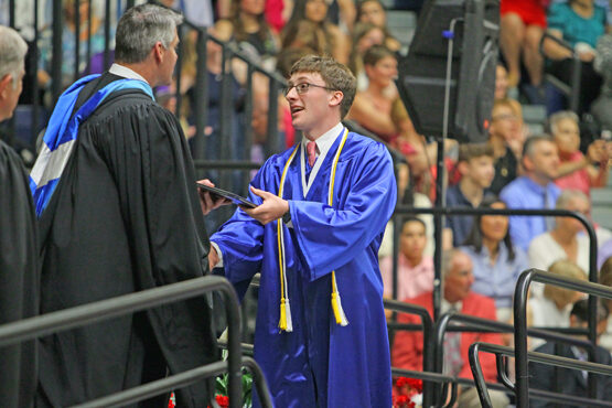 cba-grad-5156236