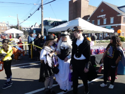 red-bank-halloween-parade-103022-10-500x375-8705907