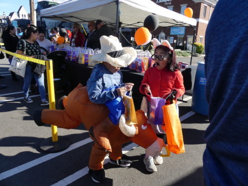 red-bank-halloween-parade-103022-12-500x375-5145725