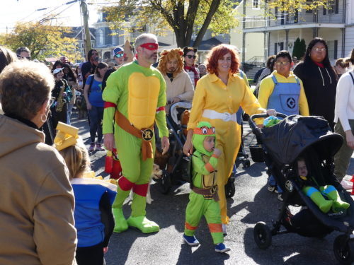 red-bank-halloween-parade-103022-23-500x375-1888725