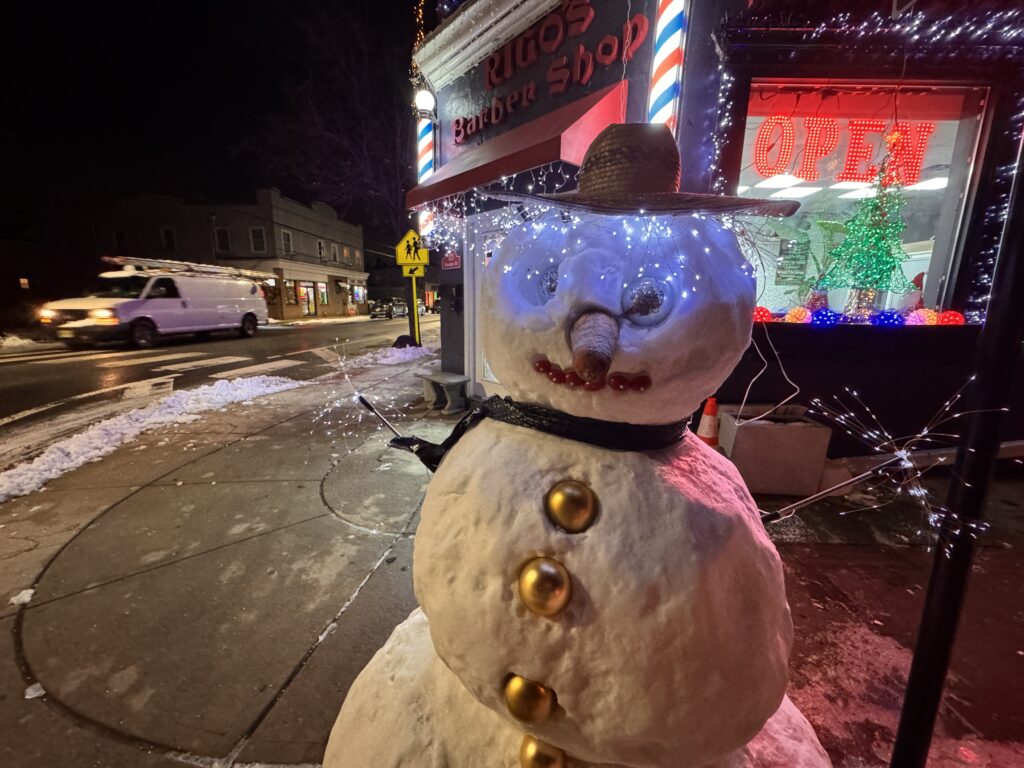 RED BANK snowman 12162025