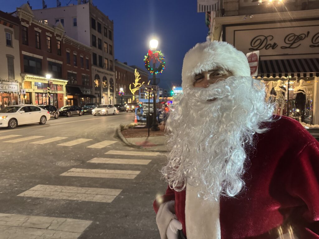 Santa Claus Broad Street Red Bank, red bank fired department Santa drop 122024